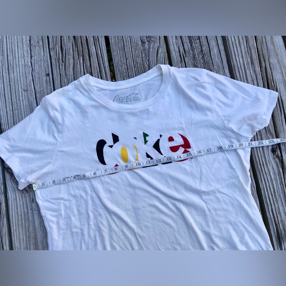2/$10 Ladies 2XL COCA COLA Coke Off White Cream Graphic Logo Tshirt Fitted Tee - Picture 4 of 9